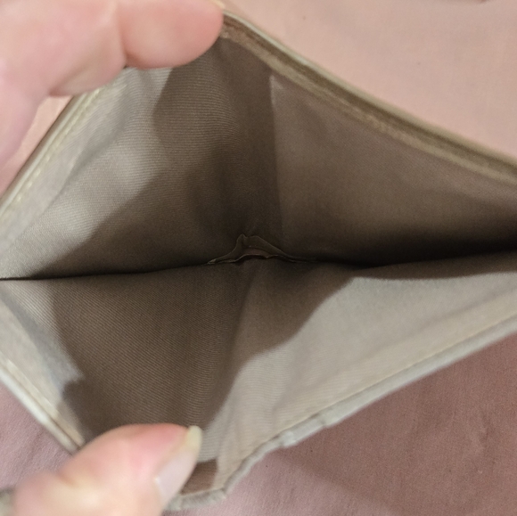 Fossil Women's Shimmering Gold Bifold Snap Wallet EUC - Picture 4 of 5